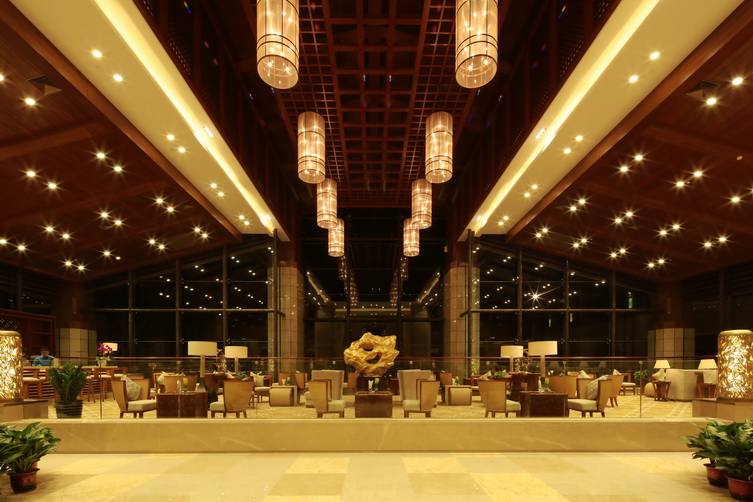 鹿湖溫泉假日酒店