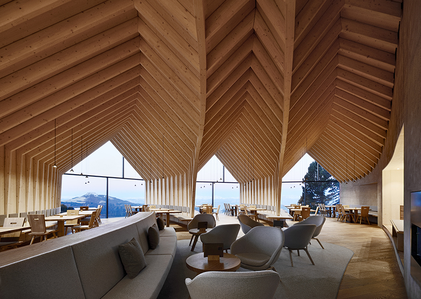 阿爾卑斯山上的山小屋餐廳-鉛筆匯