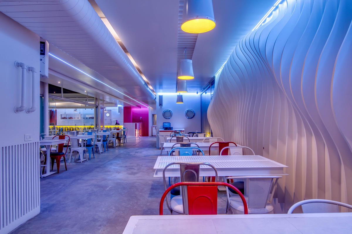 印度海得拉巴Dock 45集裝箱夜店