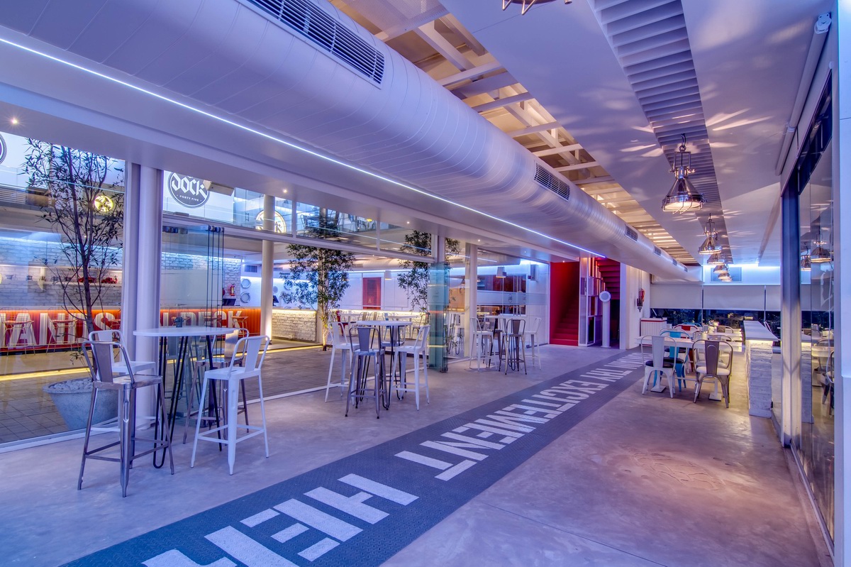印度海得拉巴Dock 45集裝箱夜店