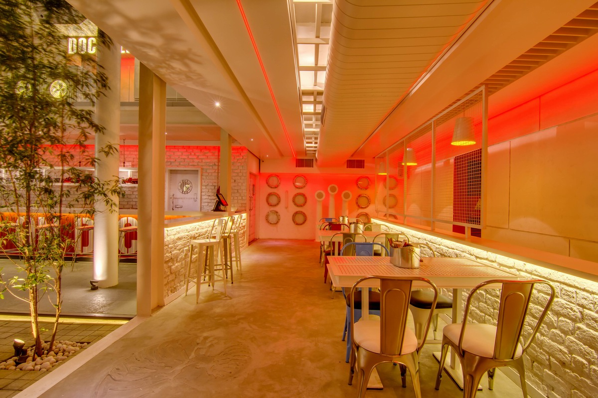 印度海得拉巴Dock 45集裝箱夜店