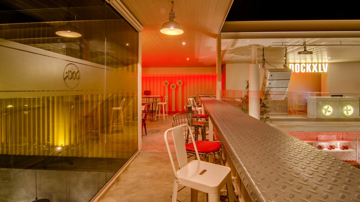印度海得拉巴Dock 45集裝箱夜店